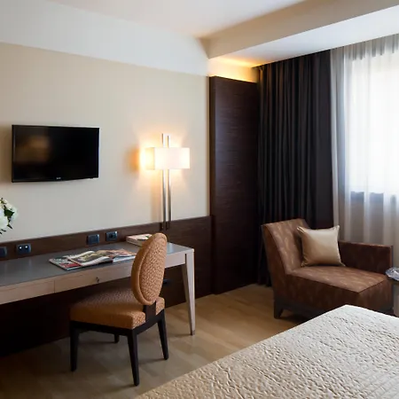 Hotel Starhotels Grand Milan 4*